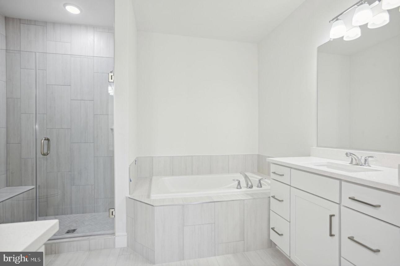 43234 FARRINGDON SQ, ASHBURN, Virginia 20148, 3 Bedrooms Bedrooms, ,3 BathroomsBathrooms,Residential,For sale,43234 FARRINGDON SQ,VALO2105986 MLS # VALO2105986