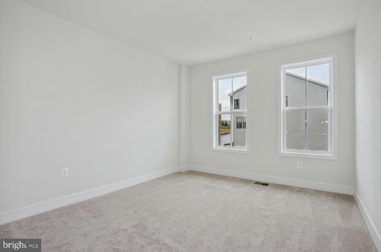 43234 FARRINGDON SQ, ASHBURN, Virginia 20148, 3 Bedrooms Bedrooms, ,3 BathroomsBathrooms,Residential,For sale,43234 FARRINGDON SQ,VALO2105986 MLS # VALO2105986