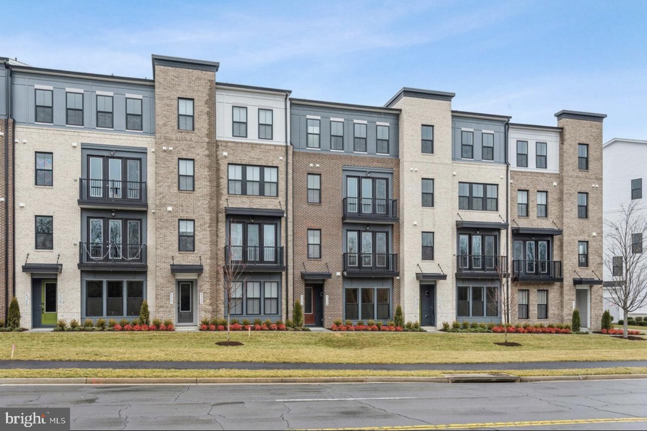 43234 FARRINGDON SQ, ASHBURN, Virginia 20148, 3 Bedrooms Bedrooms, ,3 BathroomsBathrooms,Residential,For sale,43234 FARRINGDON SQ,VALO2105986 MLS # VALO2105986