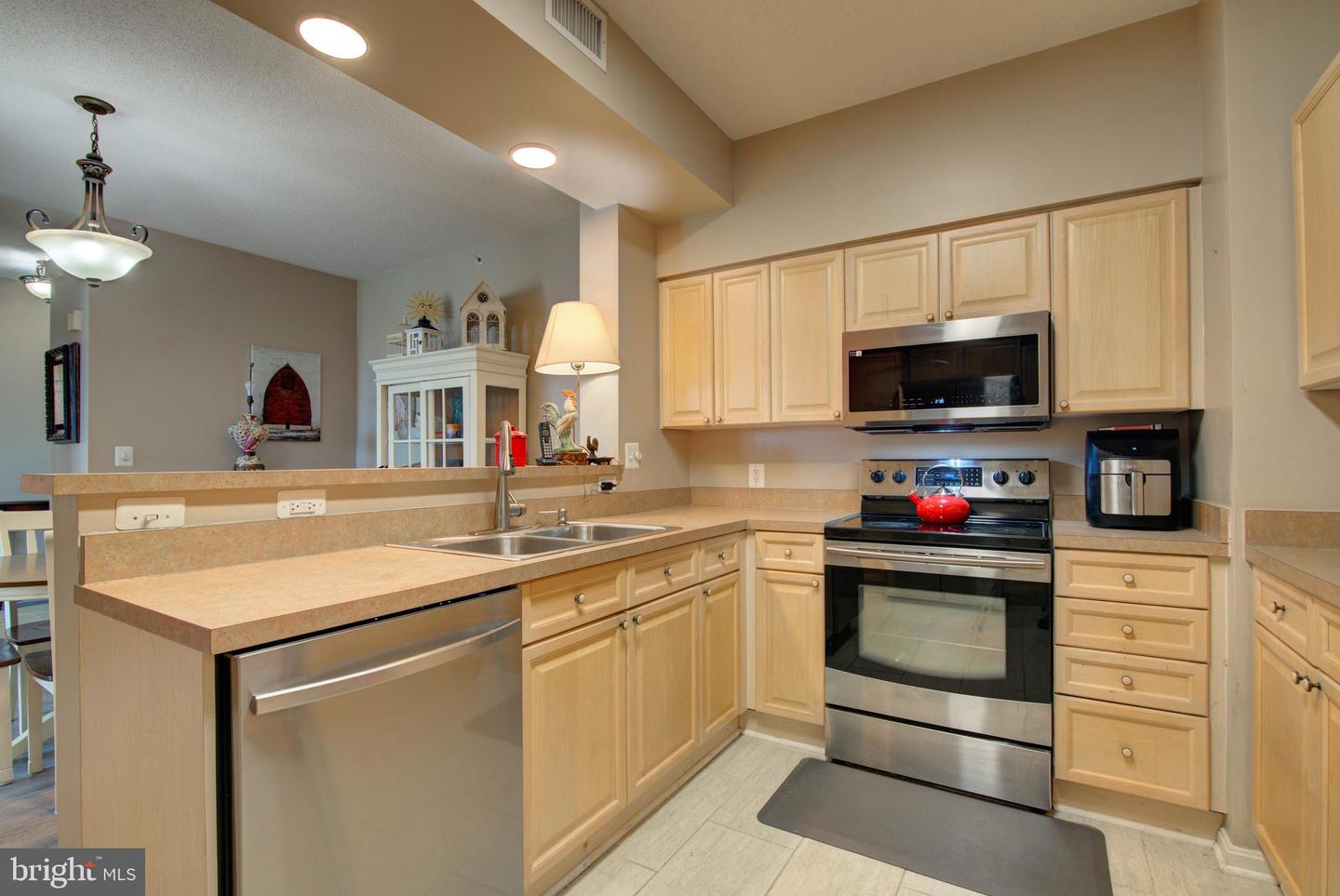 19365 CYPRESS RIDGE TER #1102, LEESBURG, Virginia 20176, 2 Bedrooms Bedrooms, ,2 BathroomsBathrooms,Residential,For sale,19365 CYPRESS RIDGE TER #1102,VALO2105996 MLS # VALO2105996