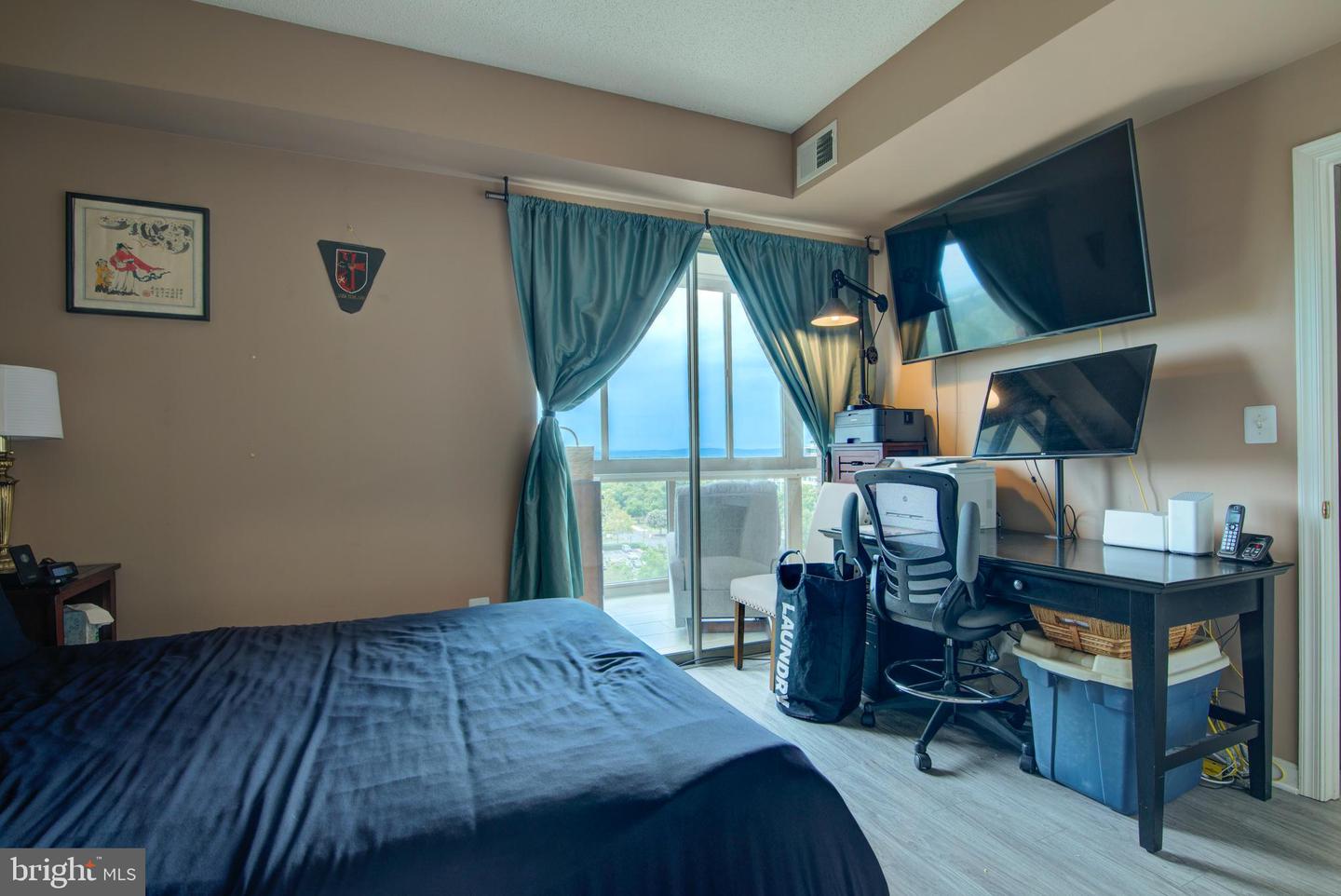 19365 CYPRESS RIDGE TER #1102, LEESBURG, Virginia 20176, 2 Bedrooms Bedrooms, ,2 BathroomsBathrooms,Residential,For sale,19365 CYPRESS RIDGE TER #1102,VALO2105996 MLS # VALO2105996