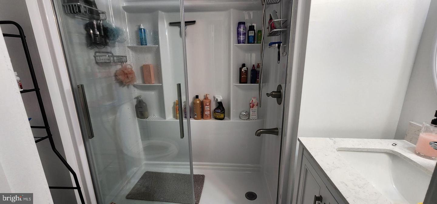 1034 SALISBURY CT, STERLING, Virginia 20164, 3 Bedrooms Bedrooms, ,1 BathroomBathrooms,Residential,For sale,1034 SALISBURY CT,VALO2106002 MLS # VALO2106002