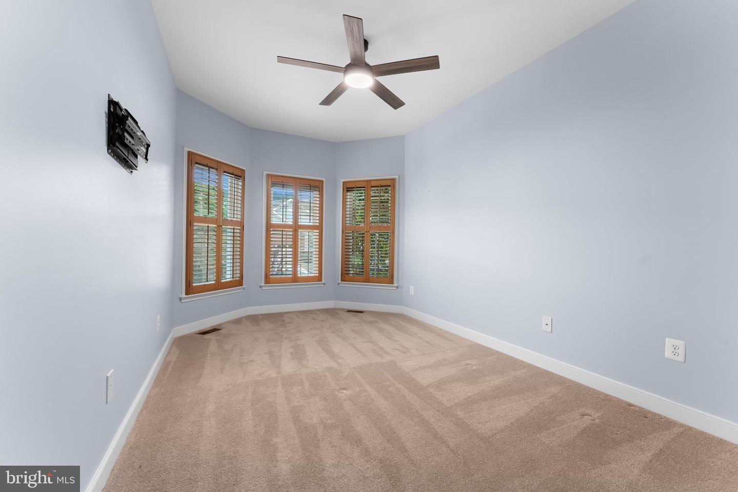 13141 TRIPLE CROWN LOOP, GAINESVILLE, Virginia 20155, 2 Bedrooms Bedrooms, ,4 BathroomsBathrooms,Residential,For sale,13141 TRIPLE CROWN LOOP,VAPW2103170 MLS # VAPW2103170