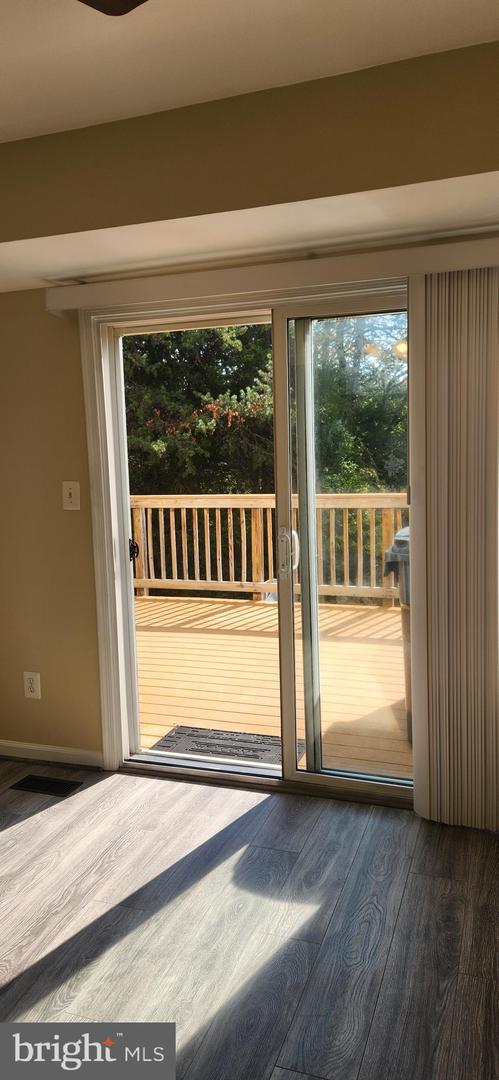 9075 FALCON GLEN CT, BRISTOW, Virginia 20136, 3 Bedrooms Bedrooms, 11 Rooms Rooms,3 BathroomsBathrooms,Residential,For sale,9075 FALCON GLEN CT,VAPW2103478 MLS # VAPW2103478