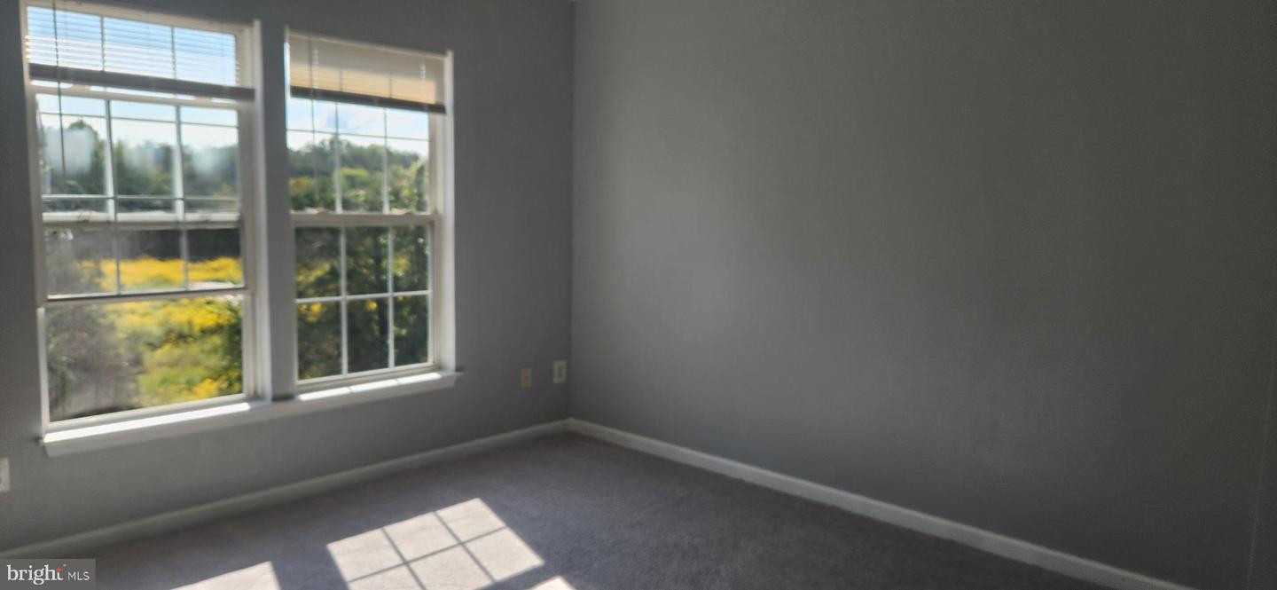 9075 FALCON GLEN CT, BRISTOW, Virginia 20136, 3 Bedrooms Bedrooms, 11 Rooms Rooms,3 BathroomsBathrooms,Residential,For sale,9075 FALCON GLEN CT,VAPW2103478 MLS # VAPW2103478