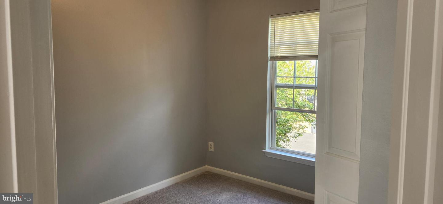 9075 FALCON GLEN CT, BRISTOW, Virginia 20136, 3 Bedrooms Bedrooms, 11 Rooms Rooms,3 BathroomsBathrooms,Residential,For sale,9075 FALCON GLEN CT,VAPW2103478 MLS # VAPW2103478