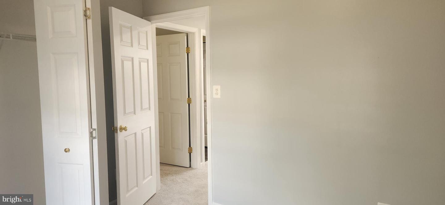 9075 FALCON GLEN CT, BRISTOW, Virginia 20136, 3 Bedrooms Bedrooms, 11 Rooms Rooms,3 BathroomsBathrooms,Residential,For sale,9075 FALCON GLEN CT,VAPW2103478 MLS # VAPW2103478