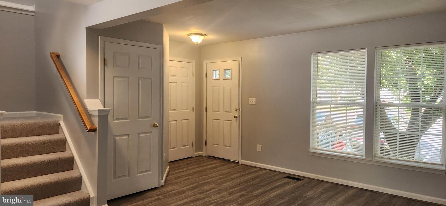 9075 FALCON GLEN CT, BRISTOW, Virginia 20136, 3 Bedrooms Bedrooms, 11 Rooms Rooms,3 BathroomsBathrooms,Residential,For sale,9075 FALCON GLEN CT,VAPW2103478 MLS # VAPW2103478