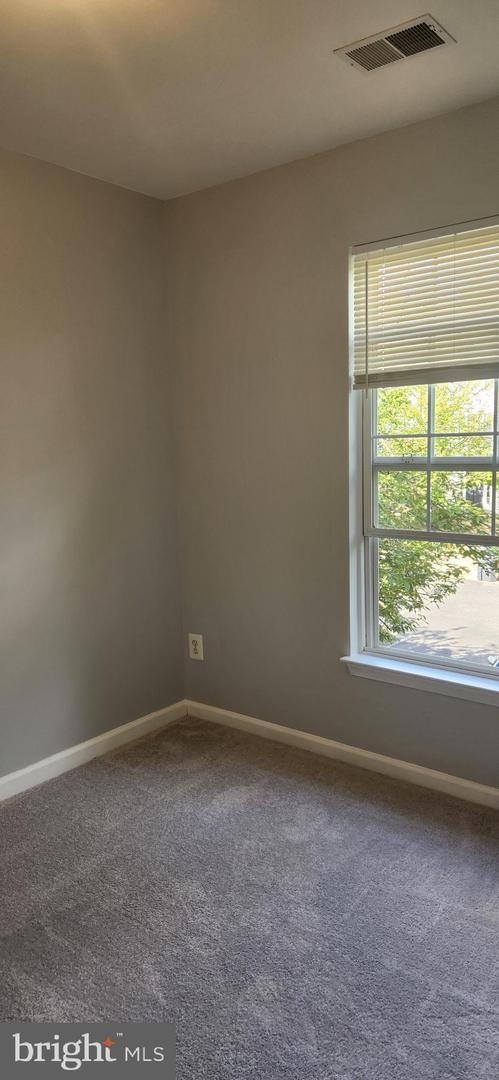 9075 FALCON GLEN CT, BRISTOW, Virginia 20136, 3 Bedrooms Bedrooms, 11 Rooms Rooms,3 BathroomsBathrooms,Residential,For sale,9075 FALCON GLEN CT,VAPW2103478 MLS # VAPW2103478