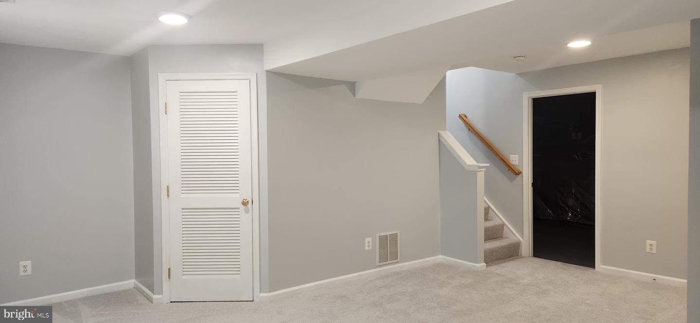 9075 FALCON GLEN CT, BRISTOW, Virginia 20136, 3 Bedrooms Bedrooms, 11 Rooms Rooms,3 BathroomsBathrooms,Residential,For sale,9075 FALCON GLEN CT,VAPW2103478 MLS # VAPW2103478