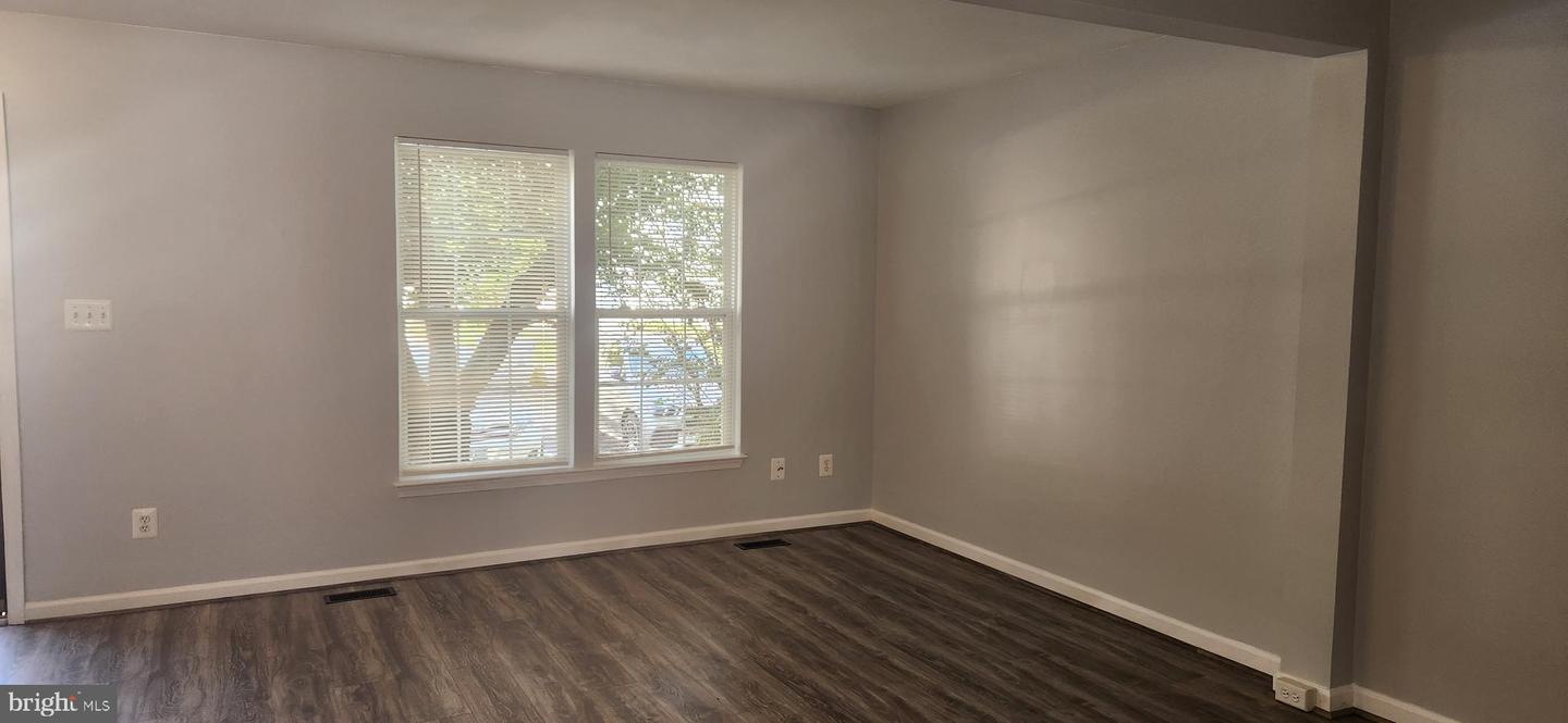 9075 FALCON GLEN CT, BRISTOW, Virginia 20136, 3 Bedrooms Bedrooms, 11 Rooms Rooms,3 BathroomsBathrooms,Residential,For sale,9075 FALCON GLEN CT,VAPW2103478 MLS # VAPW2103478