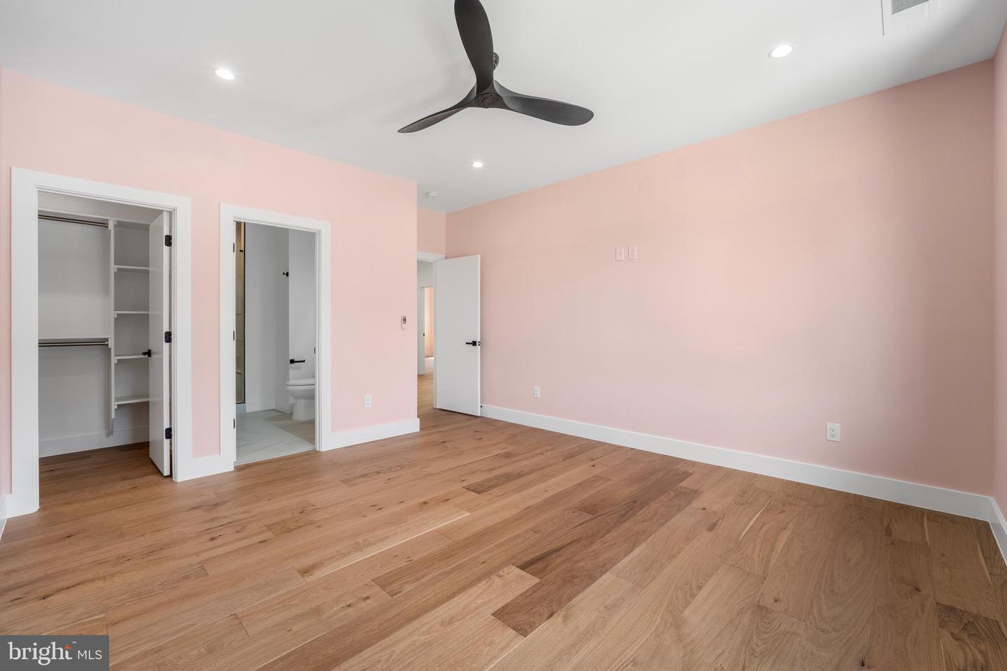 1935 FOXHALL RD, MCLEAN, Virginia 22101, 6 Bedrooms Bedrooms, ,6 BathroomsBathrooms,Residential,For sale,1935 FOXHALL RD,VAFX2265902 MLS # VAFX2265902