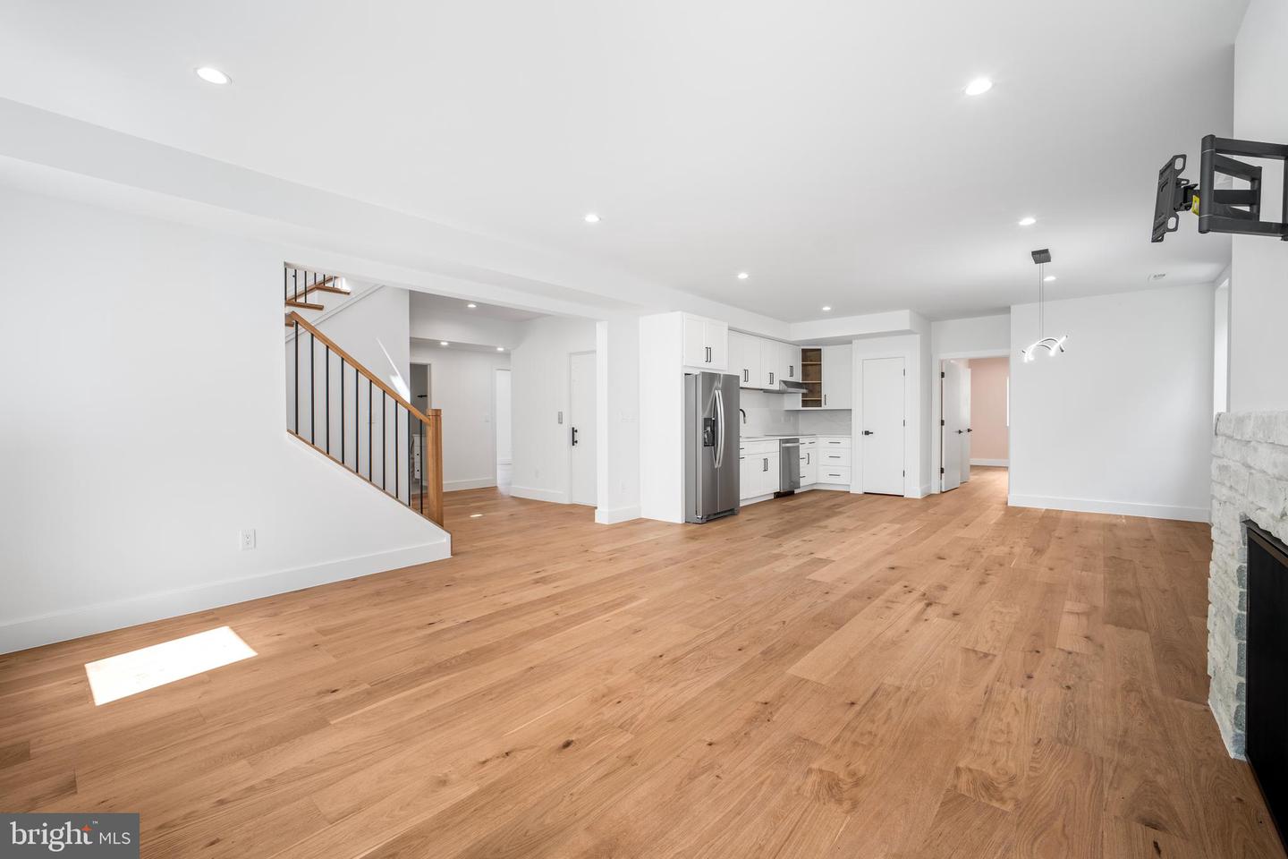 1935 FOXHALL RD, MCLEAN, Virginia 22101, 6 Bedrooms Bedrooms, ,6 BathroomsBathrooms,Residential,For sale,1935 FOXHALL RD,VAFX2265902 MLS # VAFX2265902