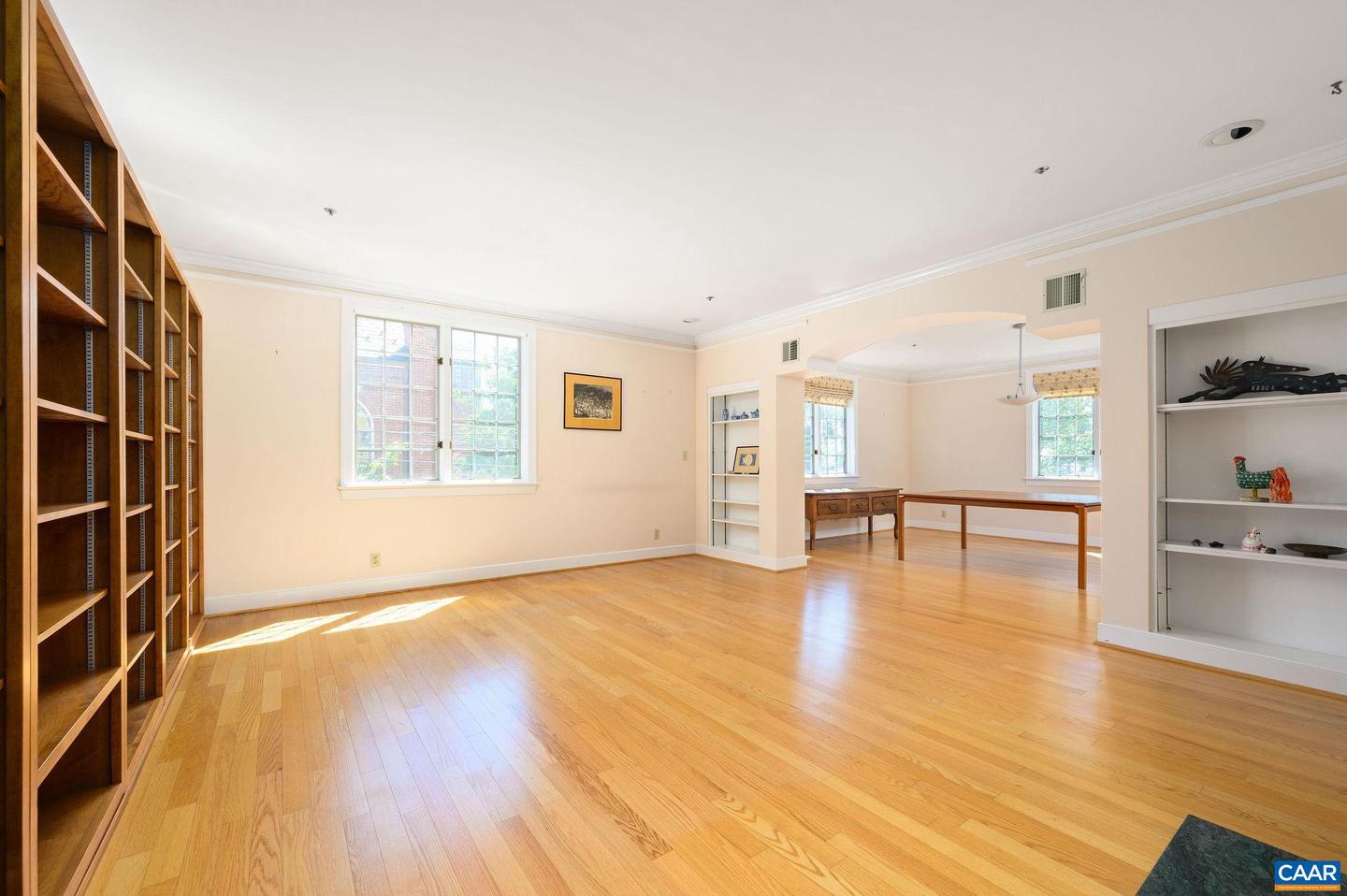 249 EAST JEFFERSON ST, CHARLOTTESVILLE, Virginia 22902, 3 Bedrooms Bedrooms, ,2 BathroomsBathrooms,Residential,For sale,249 EAST JEFFERSON ST,668790 MLS # 668790