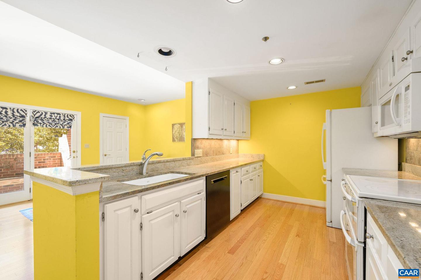 249 EAST JEFFERSON ST, CHARLOTTESVILLE, Virginia 22902, 3 Bedrooms Bedrooms, ,2 BathroomsBathrooms,Residential,For sale,249 EAST JEFFERSON ST,668790 MLS # 668790