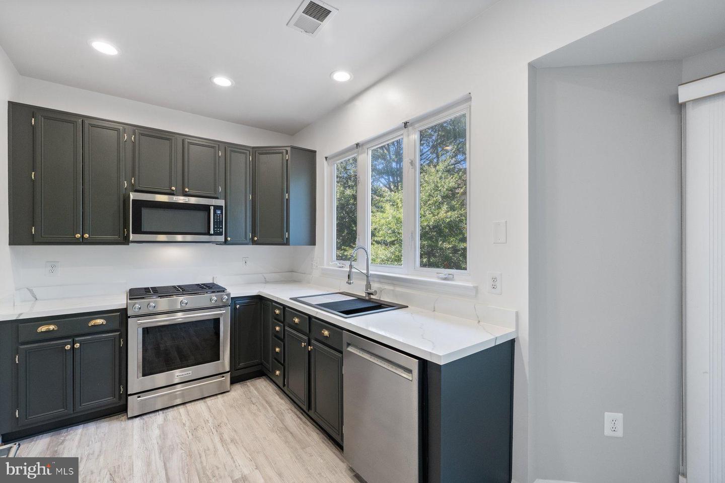 6602 PATENT PARISH LN, ALEXANDRIA, Virginia 22315, 3 Bedrooms Bedrooms, 11 Rooms Rooms,2 BathroomsBathrooms,Residential,For sale,6602 PATENT PARISH LN,VAFX2266144 MLS # VAFX2266144