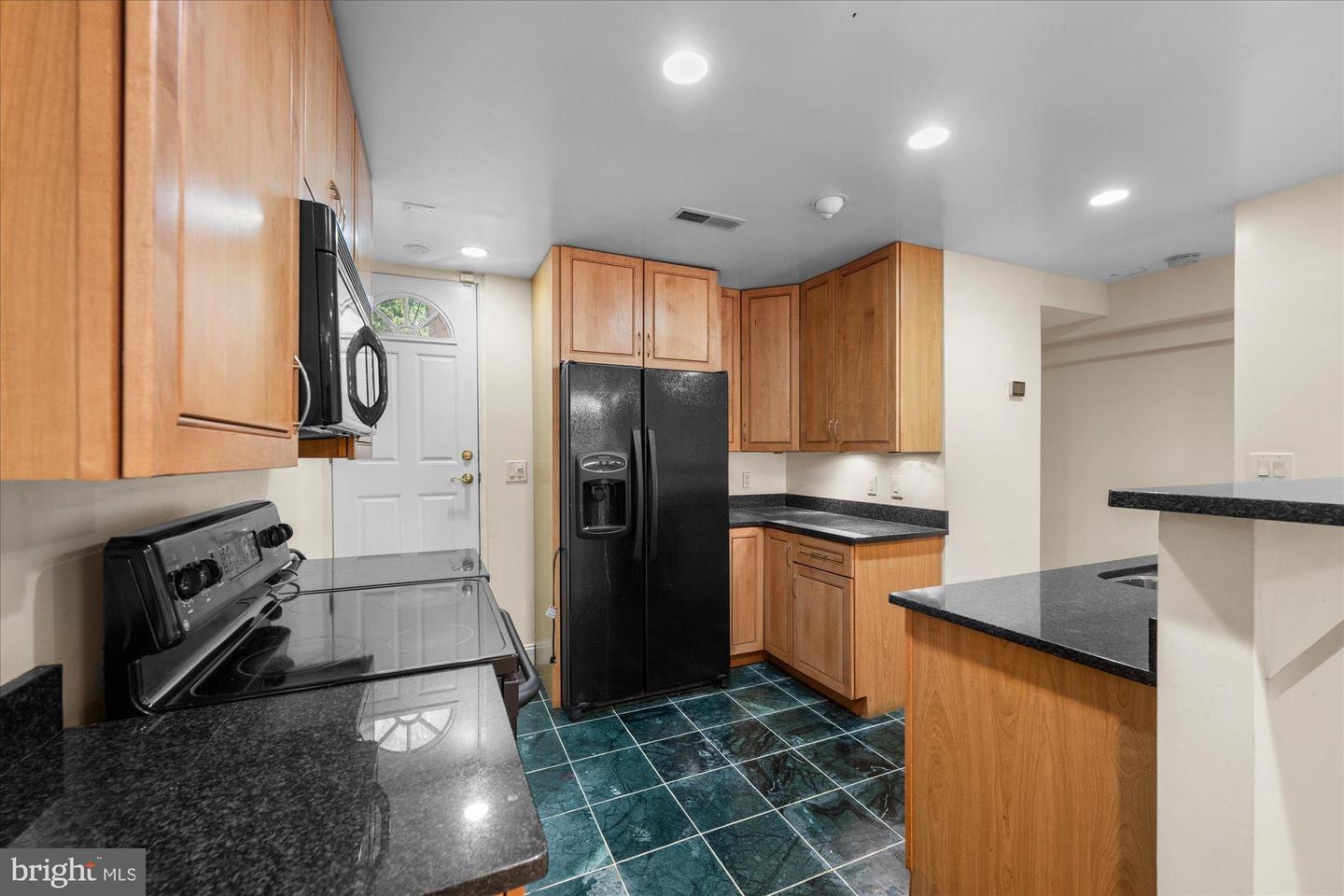 221 M ST NW, WASHINGTON, District Of Columbia 20001, 5 Bedrooms Bedrooms, 9 Rooms Rooms,3 BathroomsBathrooms,Residential,For sale,221 M ST NW,DCDC2221802 MLS # DCDC2221802