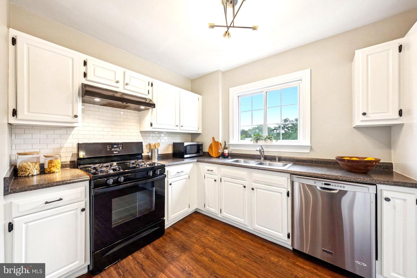 3249 MARTHA CUSTIS DR, ALEXANDRIA, Virginia 22302, 1 Bedroom Bedrooms, ,1 BathroomBathrooms,Residential,For sale,3249 MARTHA CUSTIS DR,VAAX2049574 MLS # VAAX2049574