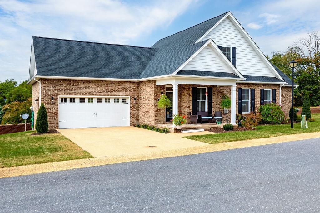 51 PEYTON RANDOLPH CT, HARRISONBURG, Virginia 22802, 3 Bedrooms Bedrooms, ,2 BathroomsBathrooms,Residential,51 PEYTON RANDOLPH CT,668997 MLS # 668997