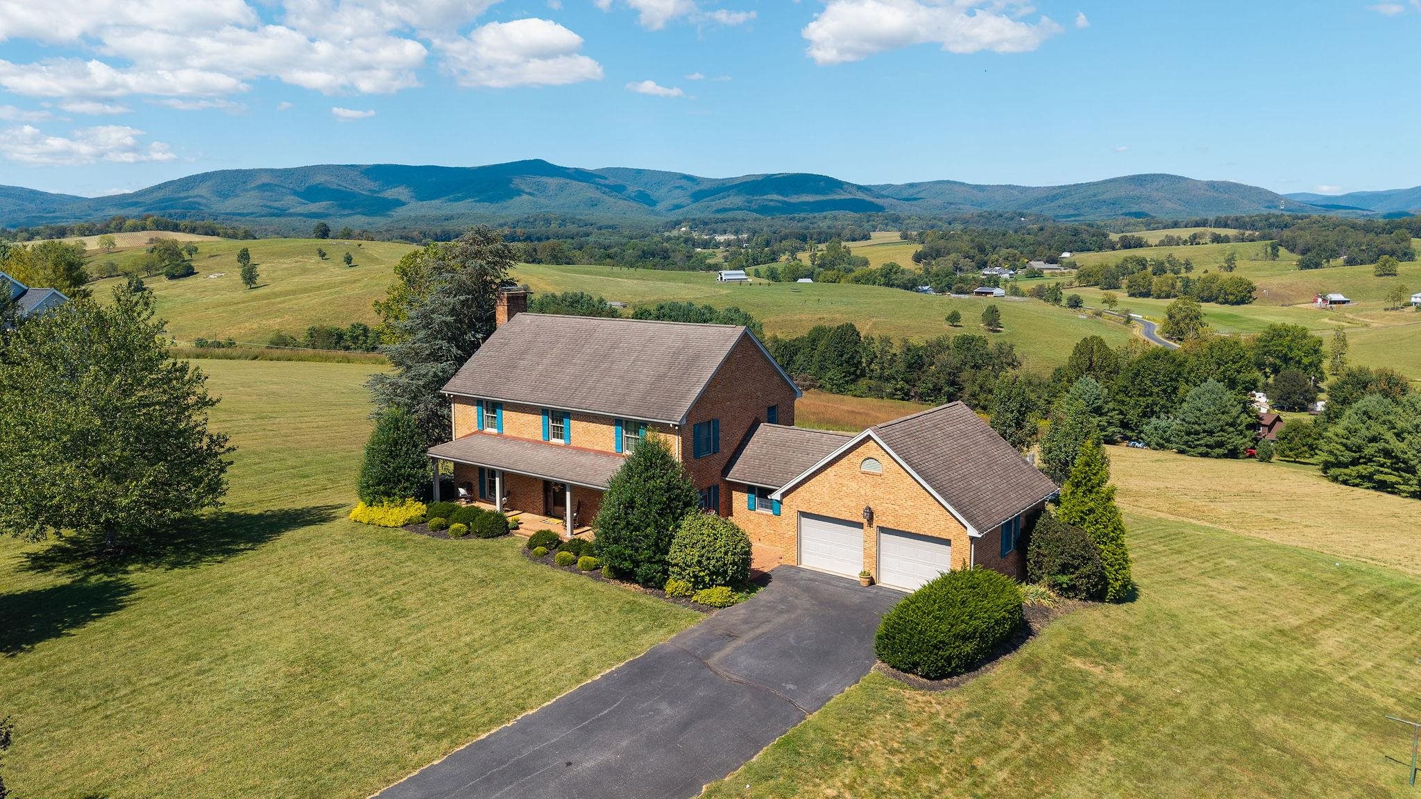 66 GREENLEE DR, CHURCHVILLE, Virginia 24421, 4 Bedrooms Bedrooms, ,3 BathroomsBathrooms,Residential,66 GREENLEE DR,669010 MLS # 669010