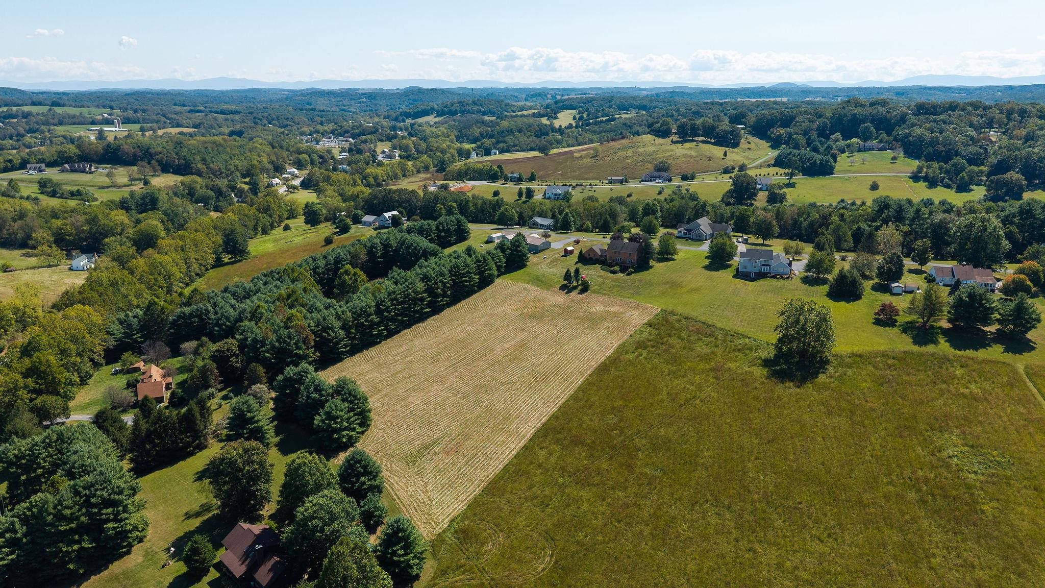 66 GREENLEE DR, CHURCHVILLE, Virginia 24421, 4 Bedrooms Bedrooms, ,3 BathroomsBathrooms,Residential,66 GREENLEE DR,669010 MLS # 669010