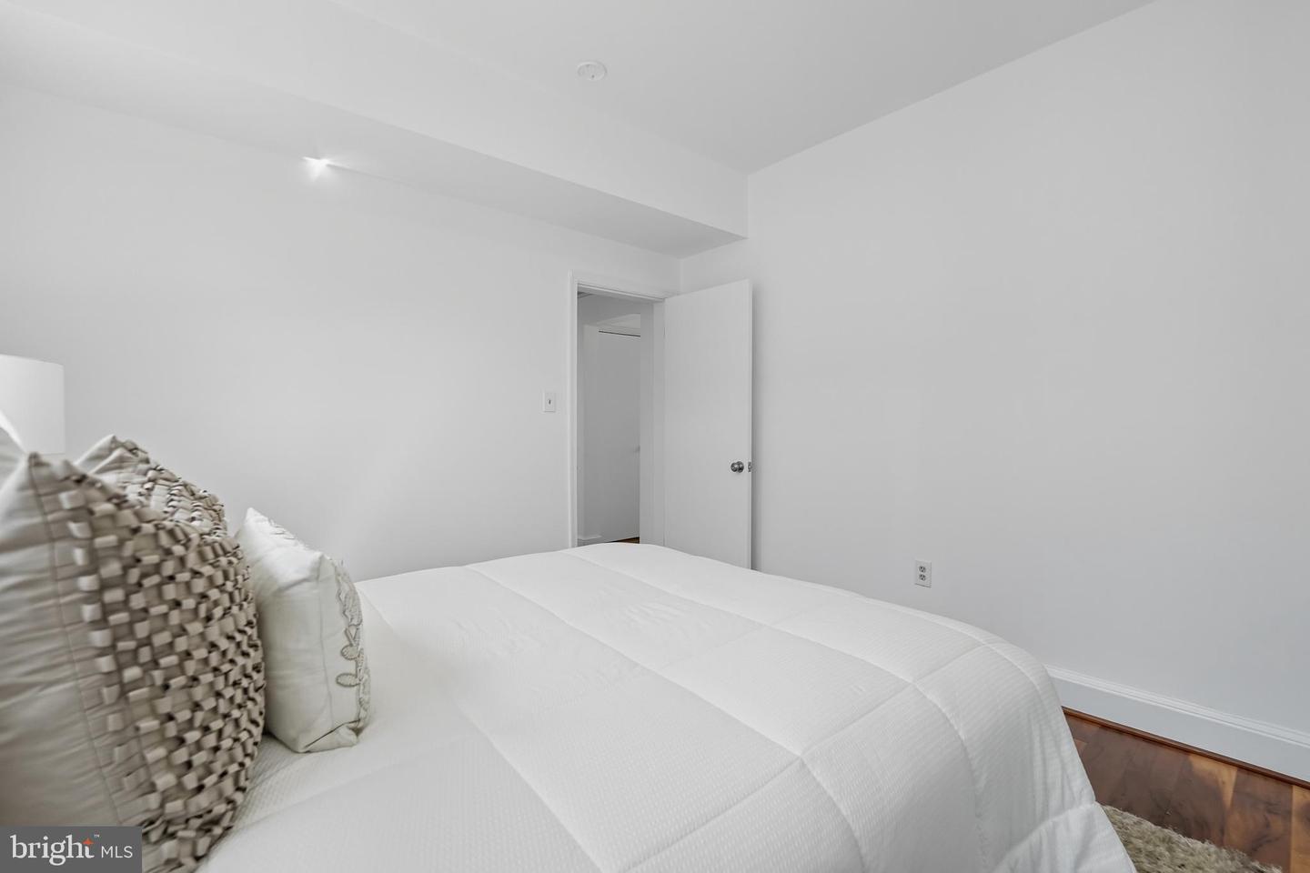 1725 LANIER PL NW #33A, WASHINGTON, District Of Columbia 20009, 2 Bedrooms Bedrooms, ,1 BathroomBathrooms,Residential,For sale,1725 LANIER PL NW #33A,DCDC2221962 MLS # DCDC2221962