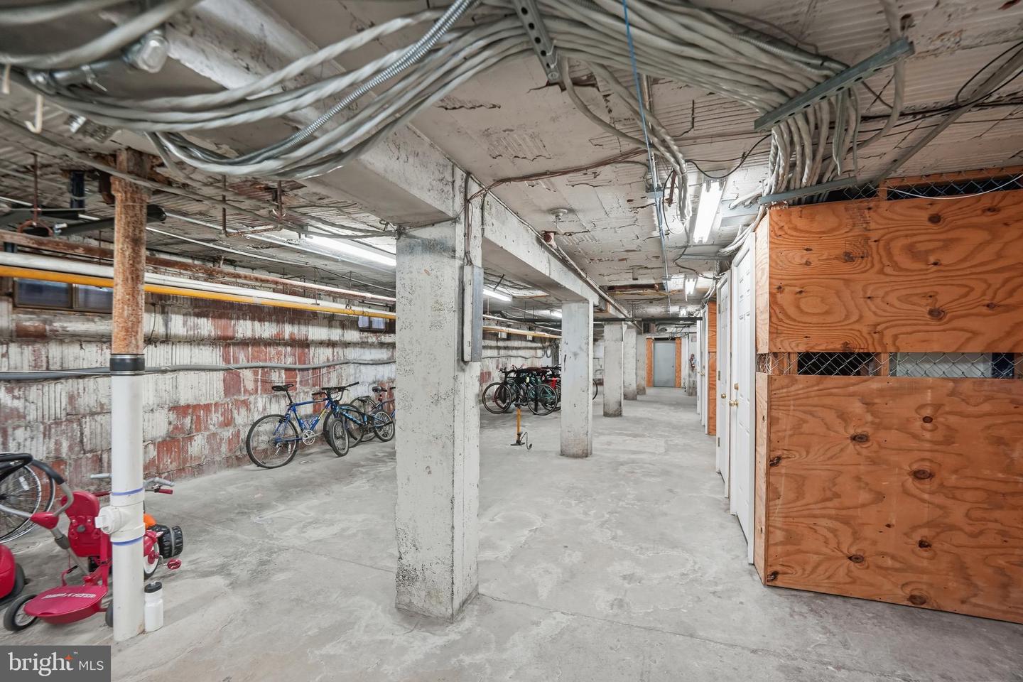 1725 LANIER PL NW #33A, WASHINGTON, District Of Columbia 20009, 2 Bedrooms Bedrooms, ,1 BathroomBathrooms,Residential,For sale,1725 LANIER PL NW #33A,DCDC2221962 MLS # DCDC2221962