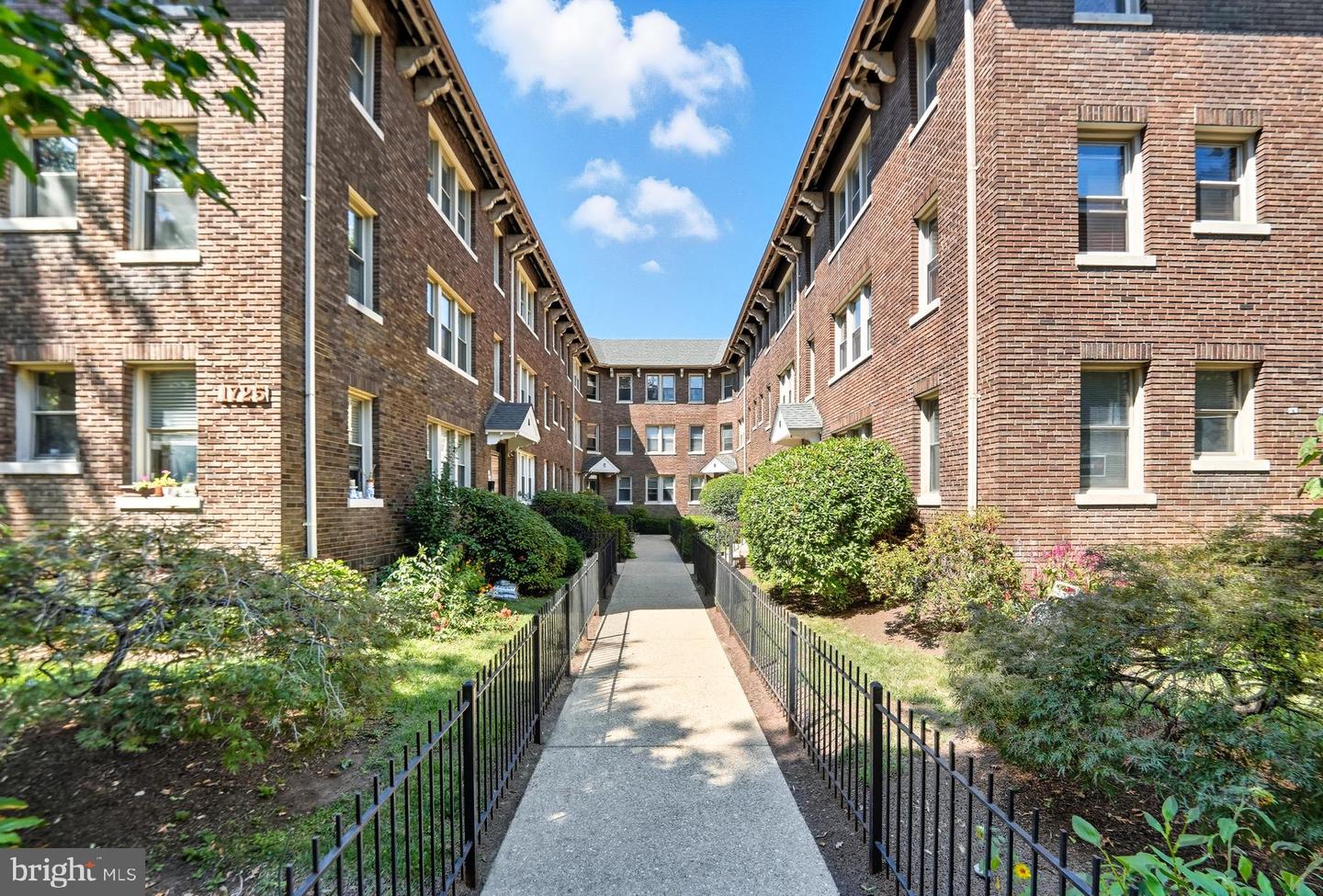 1725 LANIER PL NW #33A, WASHINGTON, District Of Columbia 20009, 2 Bedrooms Bedrooms, ,1 BathroomBathrooms,Residential,For sale,1725 LANIER PL NW #33A,DCDC2221962 MLS # DCDC2221962