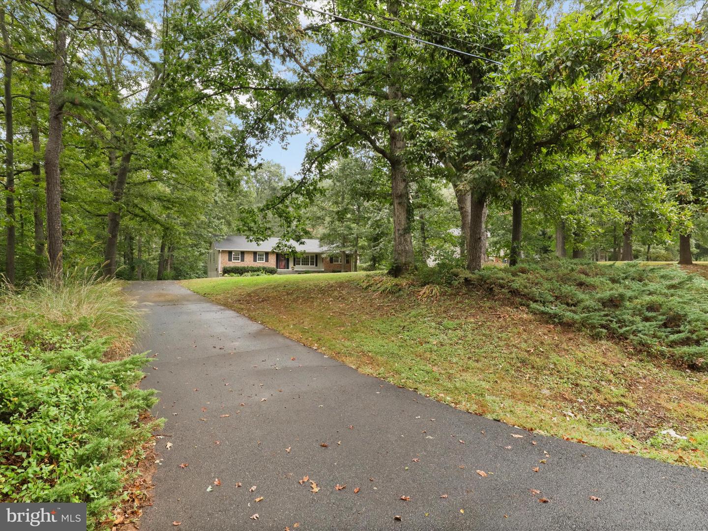 9756 MOOR GREEN DR, MANASSAS, Virginia 20112, 4 Bedrooms Bedrooms, 12 Rooms Rooms,3 BathroomsBathrooms,Residential,For sale,9756 MOOR GREEN DR,VAPW2103914 MLS # VAPW2103914