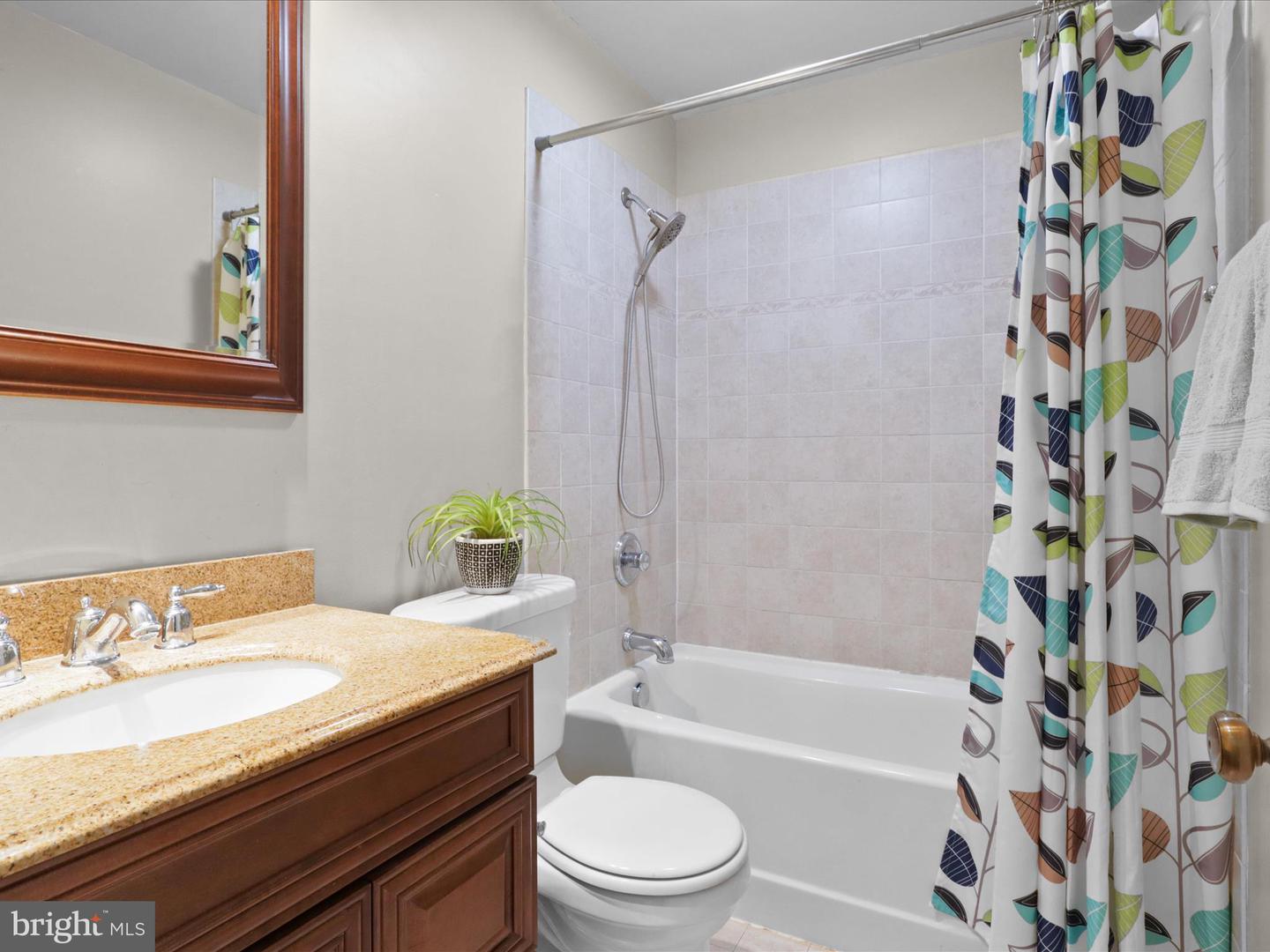 9756 MOOR GREEN DR, MANASSAS, Virginia 20112, 4 Bedrooms Bedrooms, 12 Rooms Rooms,3 BathroomsBathrooms,Residential,For sale,9756 MOOR GREEN DR,VAPW2103914 MLS # VAPW2103914