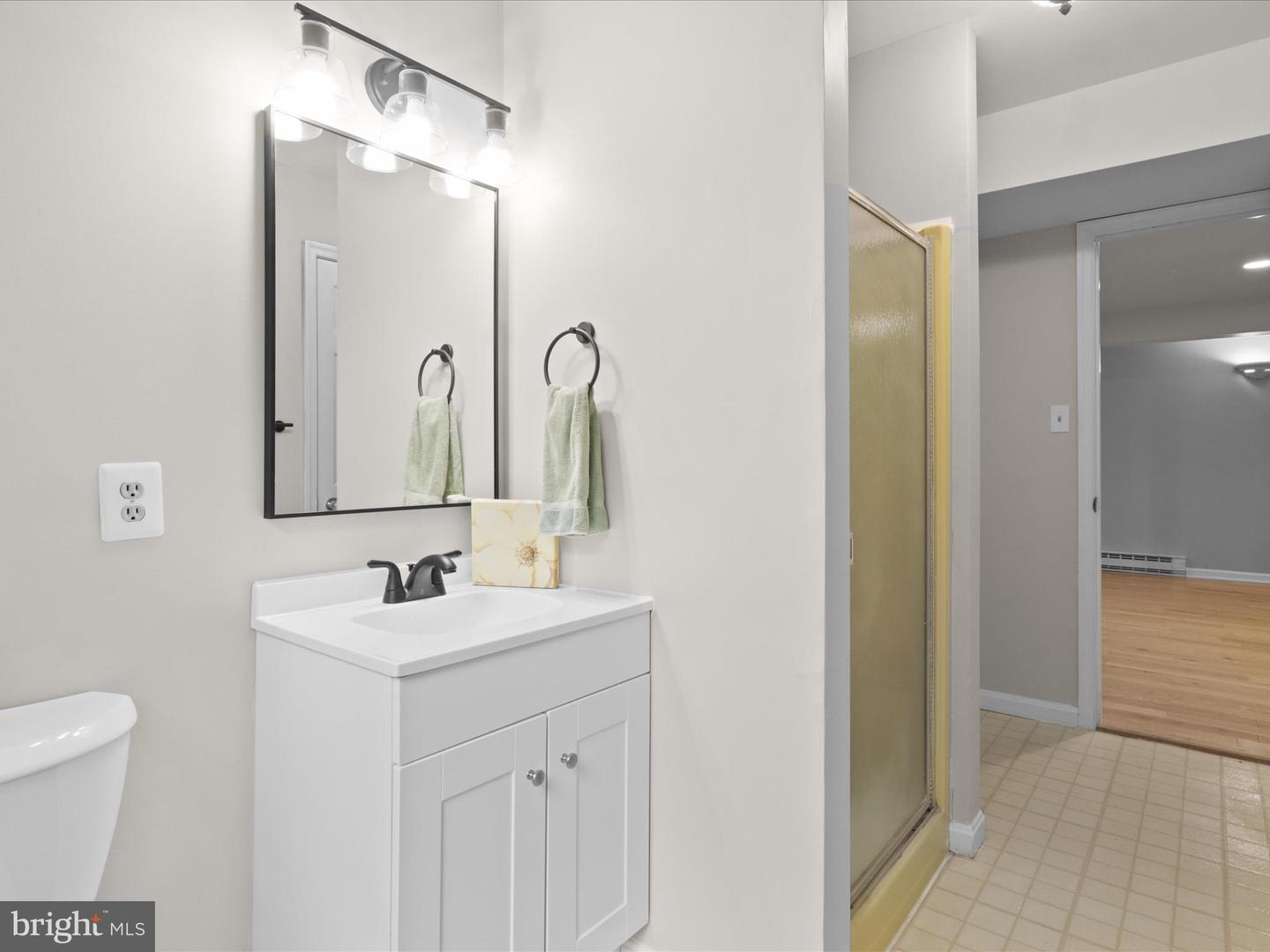 9756 MOOR GREEN DR, MANASSAS, Virginia 20112, 4 Bedrooms Bedrooms, 12 Rooms Rooms,3 BathroomsBathrooms,Residential,For sale,9756 MOOR GREEN DR,VAPW2103914 MLS # VAPW2103914