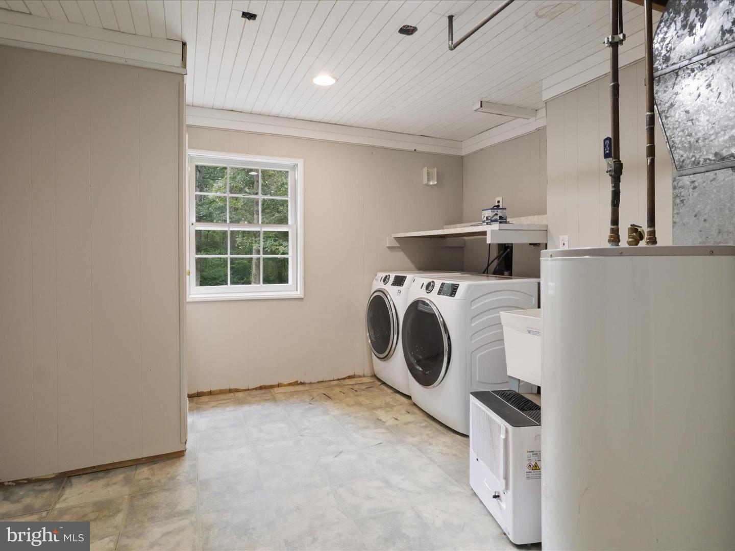 9756 MOOR GREEN DR, MANASSAS, Virginia 20112, 4 Bedrooms Bedrooms, 12 Rooms Rooms,3 BathroomsBathrooms,Residential,For sale,9756 MOOR GREEN DR,VAPW2103914 MLS # VAPW2103914