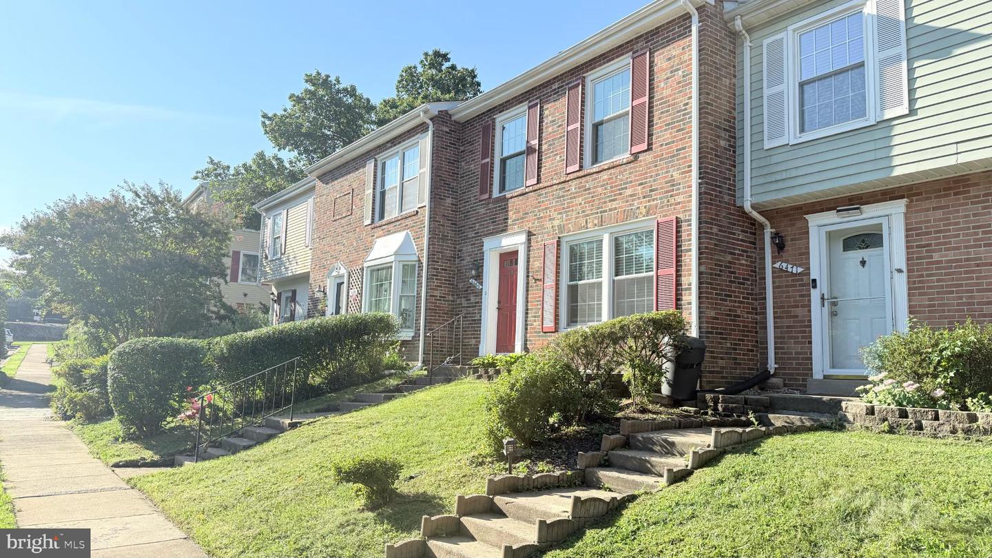 6469 ROCKSHIRE CT, ALEXANDRIA, Virginia 22315, 3 Bedrooms Bedrooms, 11 Rooms Rooms,2 BathroomsBathrooms,Residential,For sale,6469 ROCKSHIRE CT,VAFX2267026 MLS # VAFX2267026