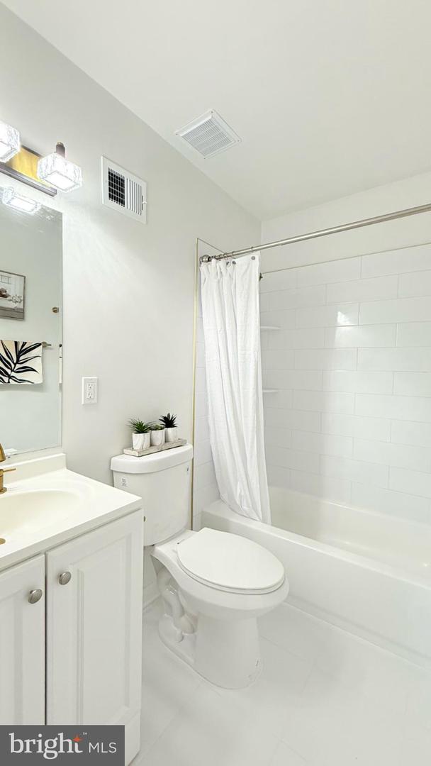 6469 ROCKSHIRE CT, ALEXANDRIA, Virginia 22315, 3 Bedrooms Bedrooms, 11 Rooms Rooms,2 BathroomsBathrooms,Residential,For sale,6469 ROCKSHIRE CT,VAFX2267026 MLS # VAFX2267026
