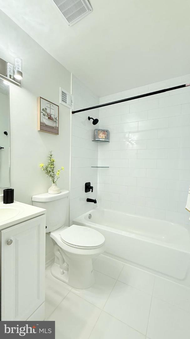 6469 ROCKSHIRE CT, ALEXANDRIA, Virginia 22315, 3 Bedrooms Bedrooms, 11 Rooms Rooms,2 BathroomsBathrooms,Residential,For sale,6469 ROCKSHIRE CT,VAFX2267026 MLS # VAFX2267026
