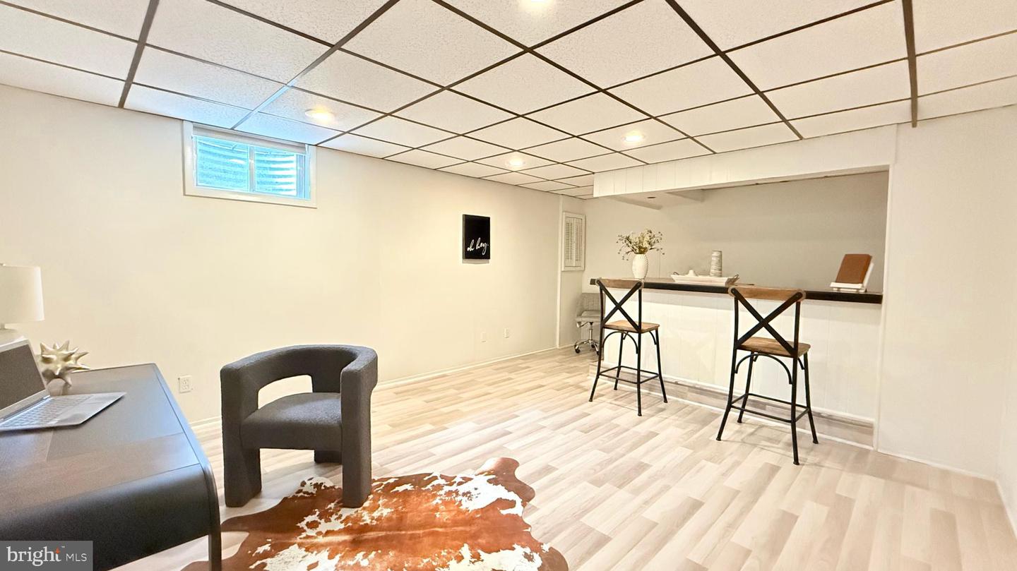 6469 ROCKSHIRE CT, ALEXANDRIA, Virginia 22315, 3 Bedrooms Bedrooms, 11 Rooms Rooms,2 BathroomsBathrooms,Residential,For sale,6469 ROCKSHIRE CT,VAFX2267026 MLS # VAFX2267026