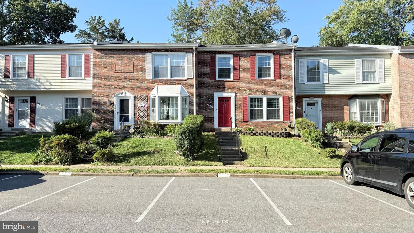6469 ROCKSHIRE CT, ALEXANDRIA, Virginia 22315, 3 Bedrooms Bedrooms, 11 Rooms Rooms,2 BathroomsBathrooms,Residential,For sale,6469 ROCKSHIRE CT,VAFX2267026 MLS # VAFX2267026