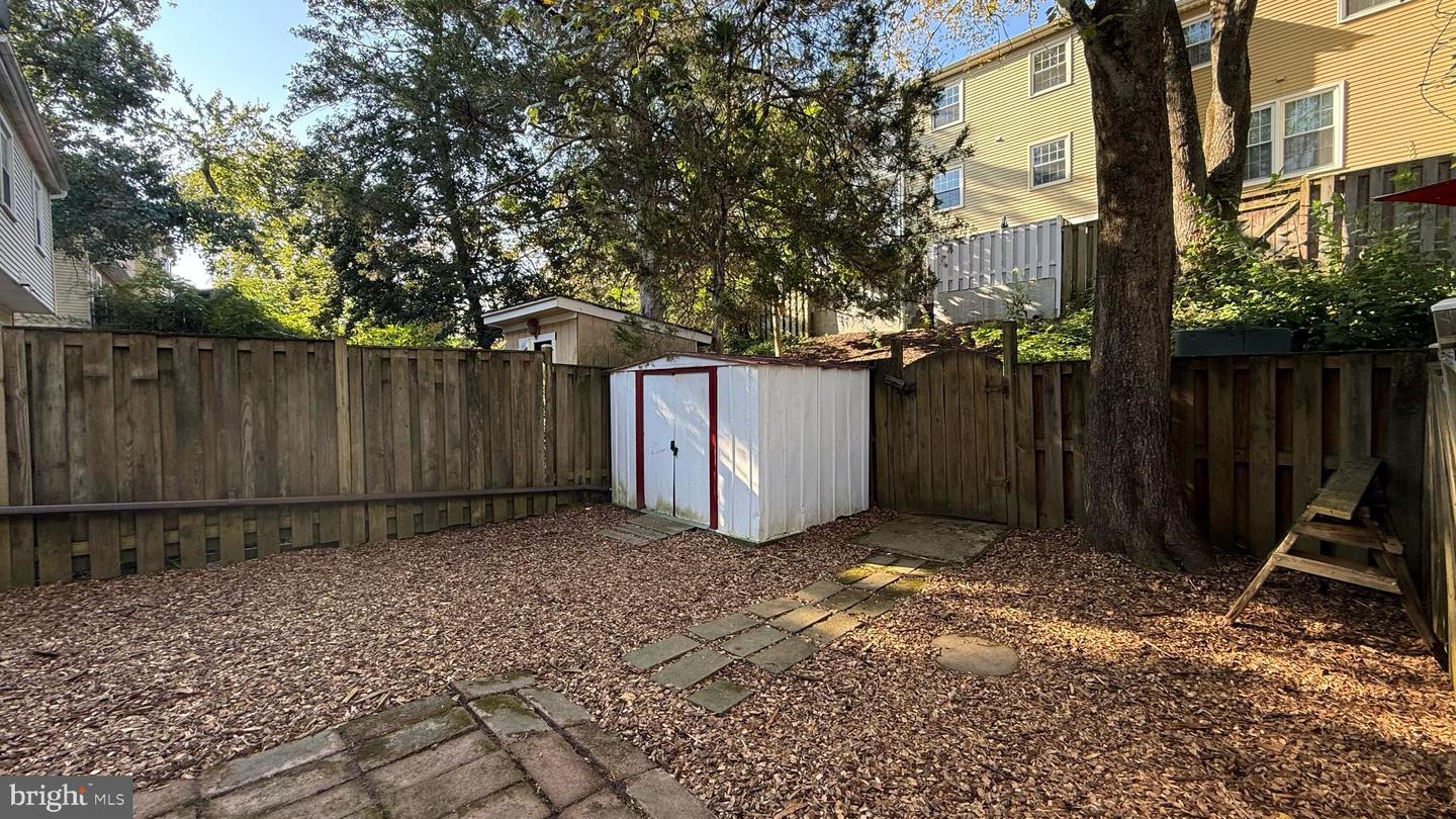 6469 ROCKSHIRE CT, ALEXANDRIA, Virginia 22315, 3 Bedrooms Bedrooms, 11 Rooms Rooms,2 BathroomsBathrooms,Residential,For sale,6469 ROCKSHIRE CT,VAFX2267026 MLS # VAFX2267026