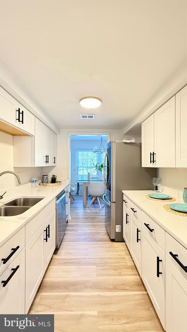 6469 ROCKSHIRE CT, ALEXANDRIA, Virginia 22315, 3 Bedrooms Bedrooms, 11 Rooms Rooms,2 BathroomsBathrooms,Residential,For sale,6469 ROCKSHIRE CT,VAFX2267026 MLS # VAFX2267026