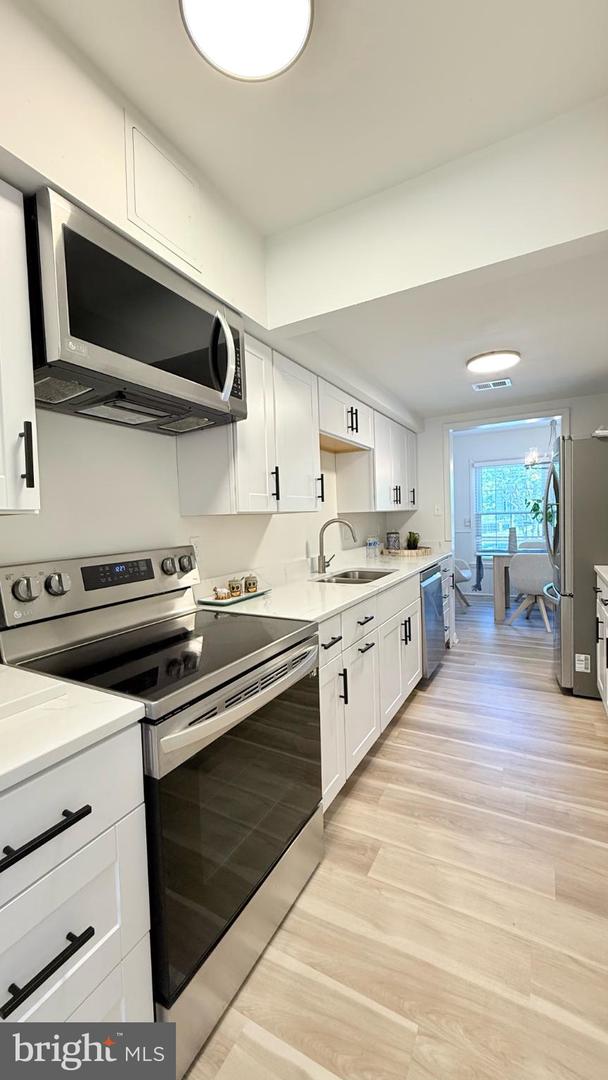 6469 ROCKSHIRE CT, ALEXANDRIA, Virginia 22315, 3 Bedrooms Bedrooms, 11 Rooms Rooms,2 BathroomsBathrooms,Residential,For sale,6469 ROCKSHIRE CT,VAFX2267026 MLS # VAFX2267026