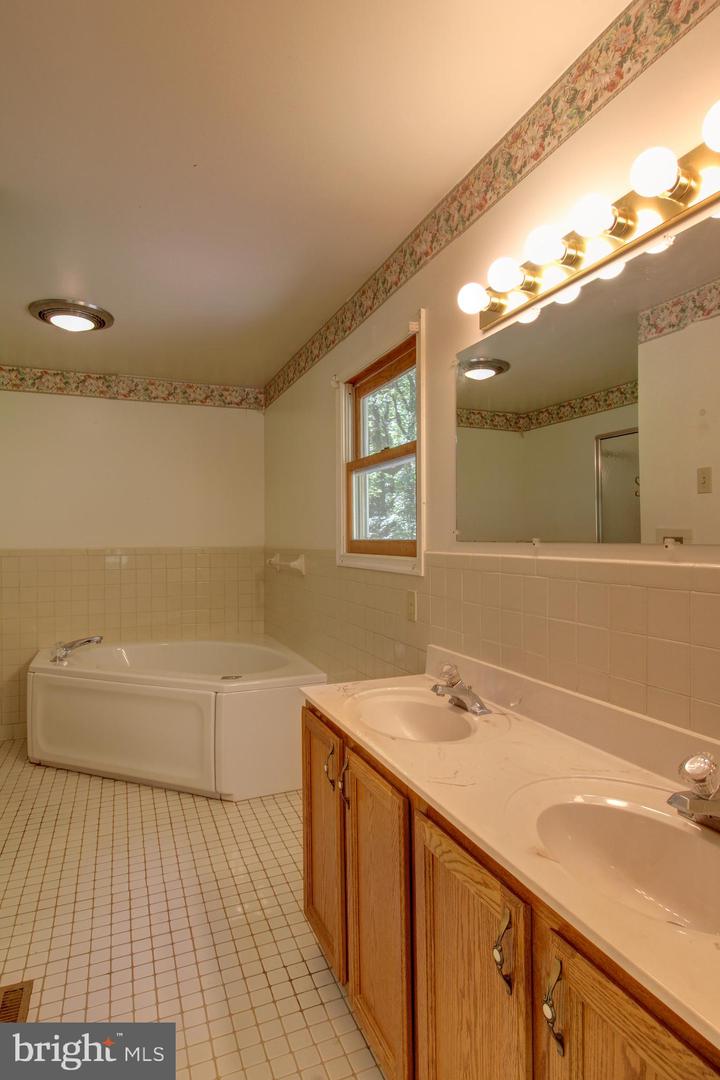 669 GID BROWN HOLLOW RD, WASHINGTON, Virginia 22747, 3 Bedrooms Bedrooms, ,2 BathroomsBathrooms,Residential,For sale,669 GID BROWN HOLLOW RD,VARP2002262 MLS # VARP2002262