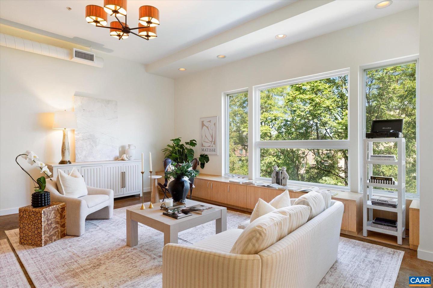 202 DOUGLAS AVE #3D, CHARLOTTESVILLE, Virginia 22902, 2 Bedrooms Bedrooms, ,2 BathroomsBathrooms,Residential,For sale,202 DOUGLAS AVE #3D,668905 MLS # 668905