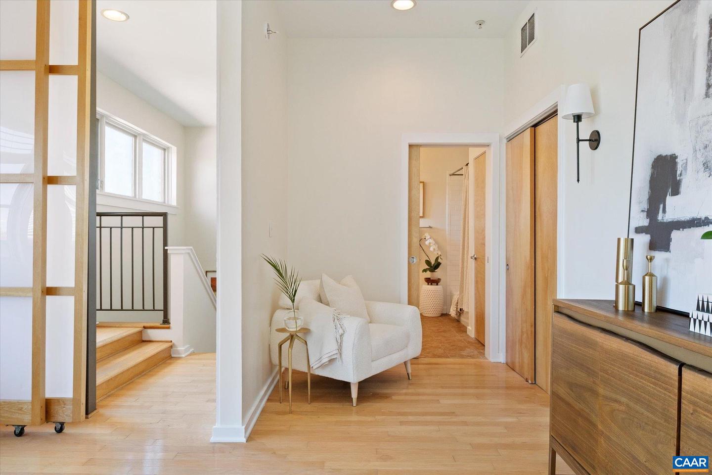 202 DOUGLAS AVE #3D, CHARLOTTESVILLE, Virginia 22902, 2 Bedrooms Bedrooms, ,2 BathroomsBathrooms,Residential,For sale,202 DOUGLAS AVE #3D,668905 MLS # 668905