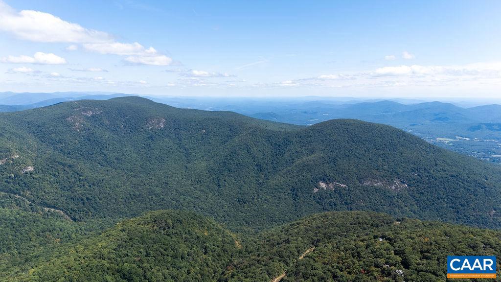 15 SHAGBARK LN, WINTERGREEN RESORT, Virginia 22967, 3 Bedrooms Bedrooms, ,2 BathroomsBathrooms,Residential,For sale,15 SHAGBARK LN,668912 MLS # 668912