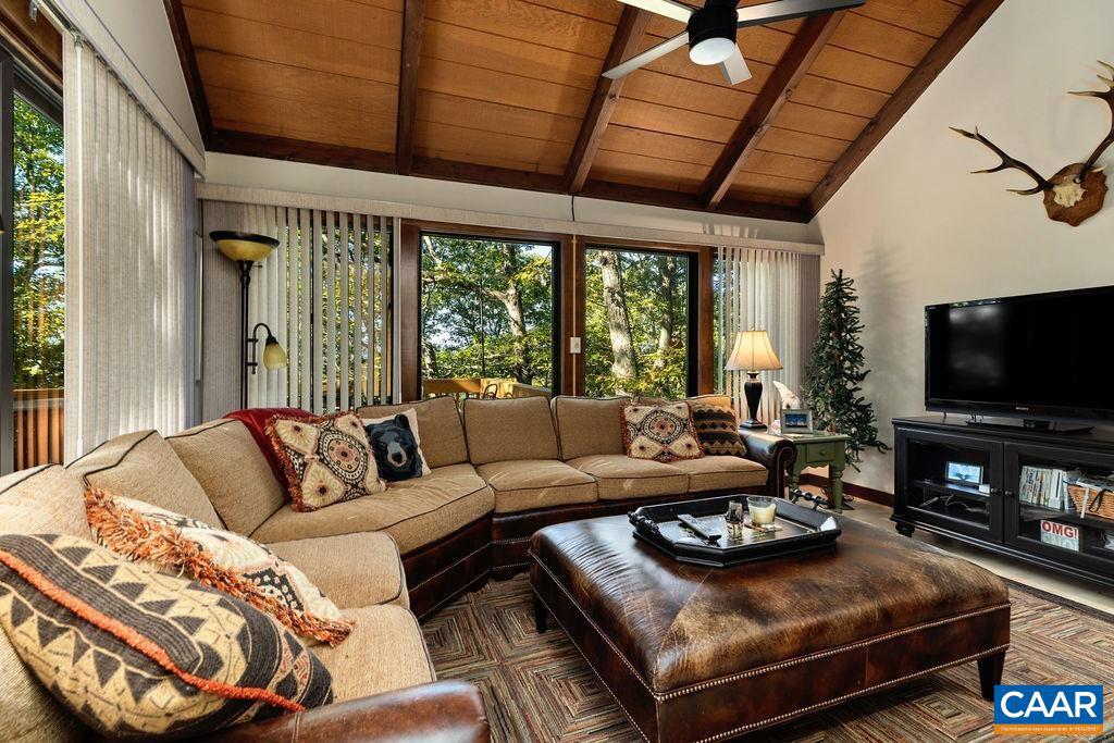 15 SHAGBARK LN, WINTERGREEN RESORT, Virginia 22967, 3 Bedrooms Bedrooms, ,2 BathroomsBathrooms,Residential,For sale,15 SHAGBARK LN,668912 MLS # 668912