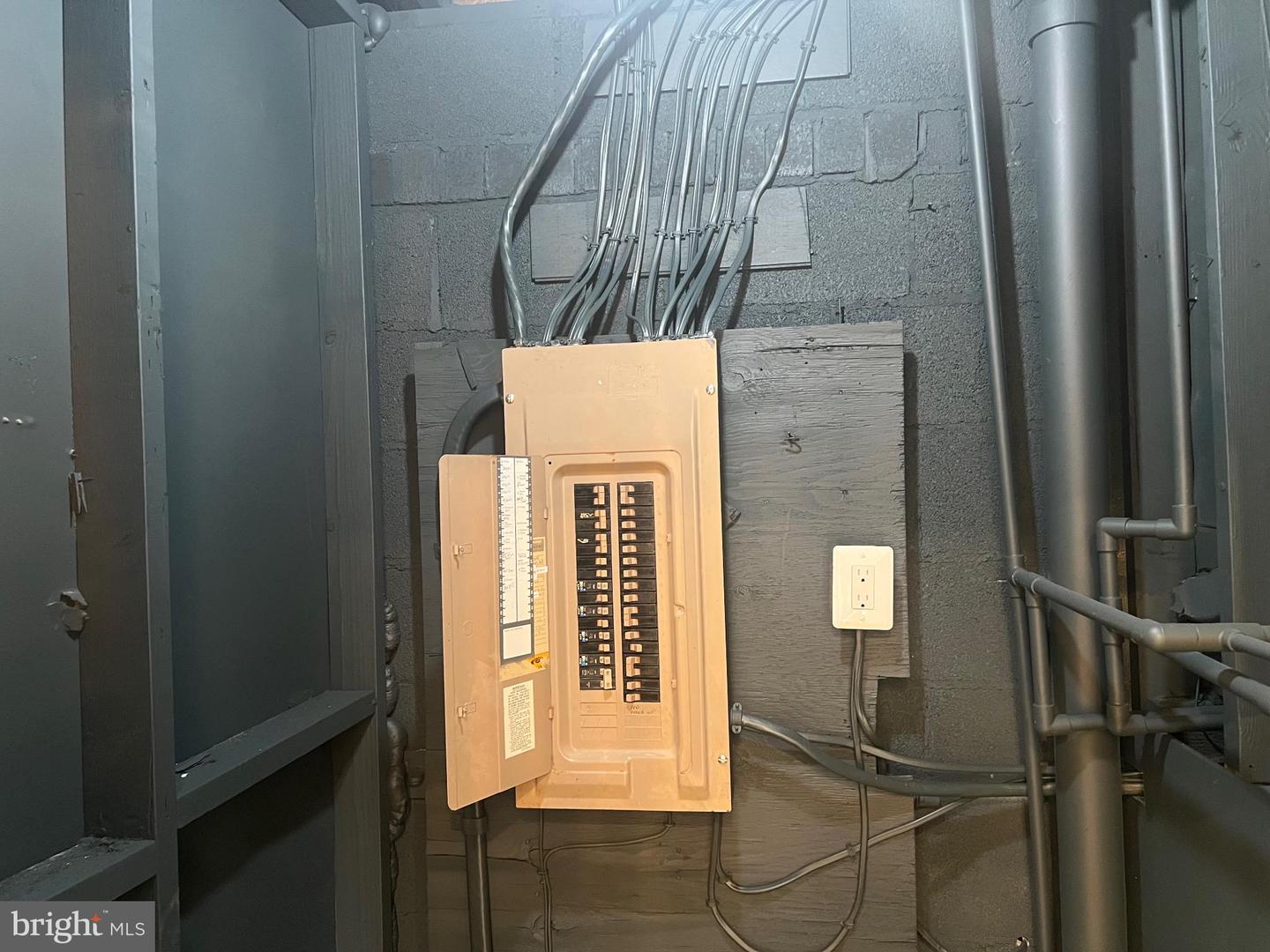 5231 BASS PL SE, WASHINGTON, District Of Columbia 20019, 4 Bedrooms Bedrooms, 9 Rooms Rooms,2 BathroomsBathrooms,Residential,For sale,5231 BASS PL SE,DCDC2222148 MLS # DCDC2222148