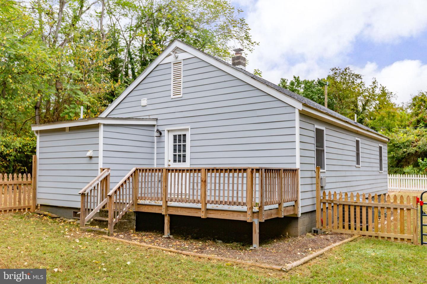 16 ENOLA RD, FREDERICKSBURG, Virginia 22405, 2 Bedrooms Bedrooms, 7 Rooms Rooms,1 BathroomBathrooms,Residential,For sale,16 ENOLA RD,VAST2042662 MLS # VAST2042662