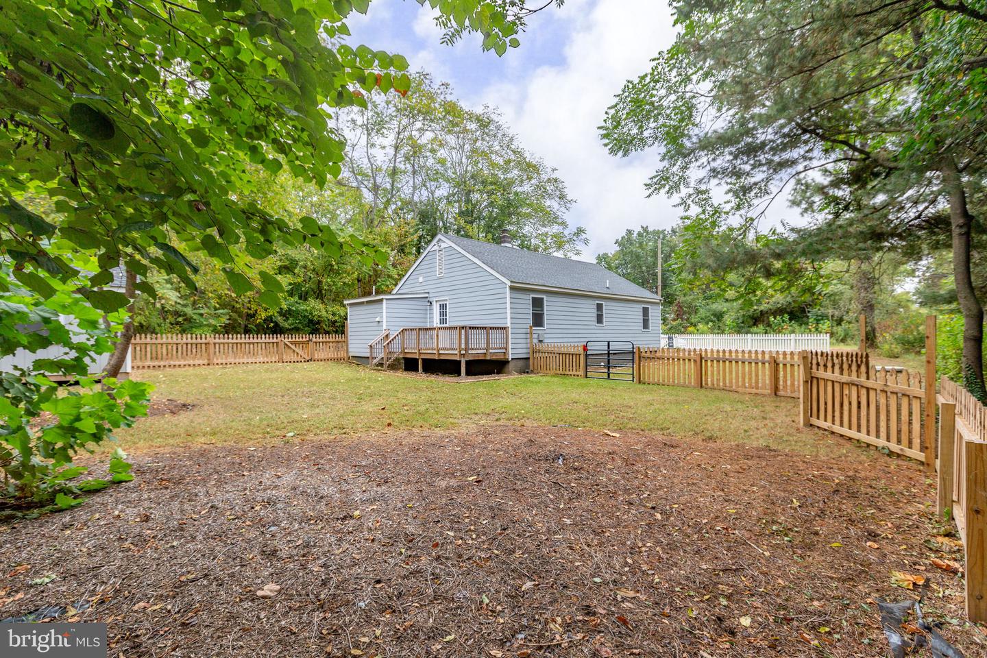 16 ENOLA RD, FREDERICKSBURG, Virginia 22405, 2 Bedrooms Bedrooms, 7 Rooms Rooms,1 BathroomBathrooms,Residential,For sale,16 ENOLA RD,VAST2042662 MLS # VAST2042662