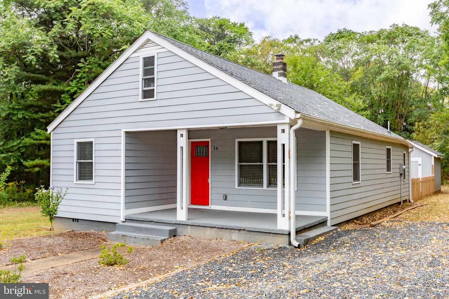 16 ENOLA RD, FREDERICKSBURG, Virginia 22405, 2 Bedrooms Bedrooms, 7 Rooms Rooms,1 BathroomBathrooms,Residential,For sale,16 ENOLA RD,VAST2042662 MLS # VAST2042662