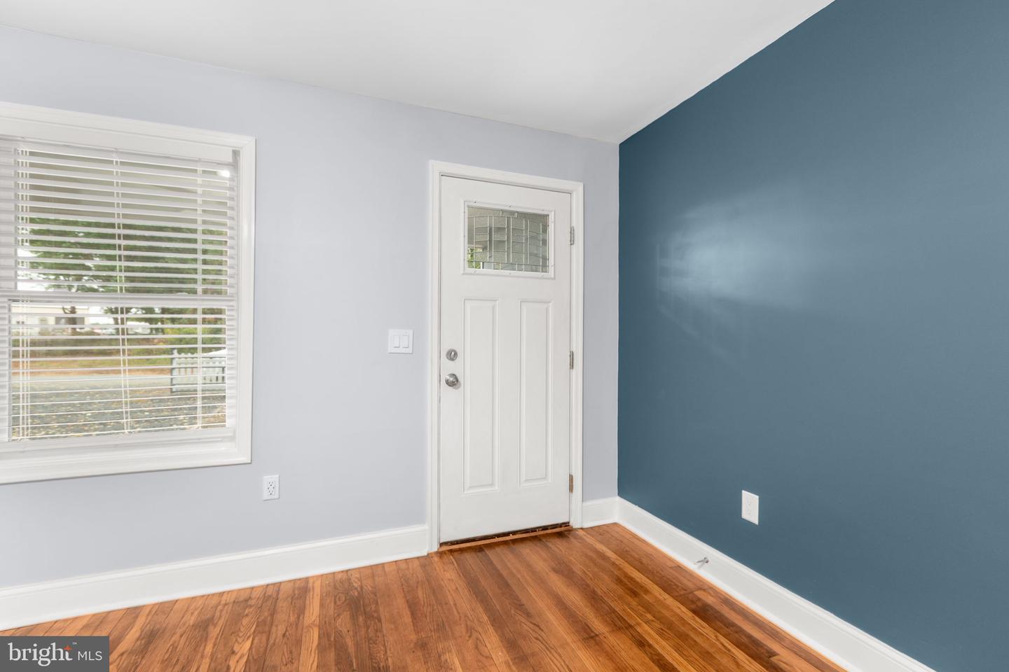 16 ENOLA RD, FREDERICKSBURG, Virginia 22405, 2 Bedrooms Bedrooms, 7 Rooms Rooms,1 BathroomBathrooms,Residential,For sale,16 ENOLA RD,VAST2042662 MLS # VAST2042662